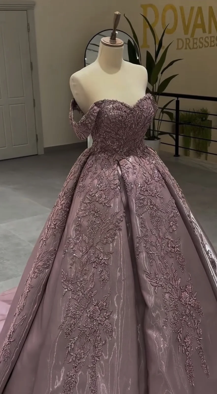 Sumo Engagement Dress – 1061